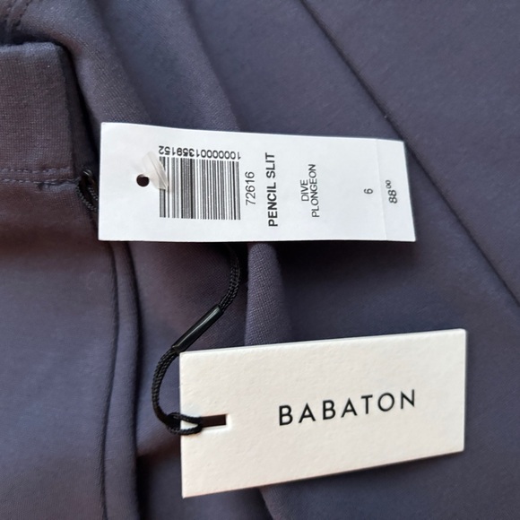 Aritzia Babaton “Pencil slit” pencil skirt - Picture 3 of 3